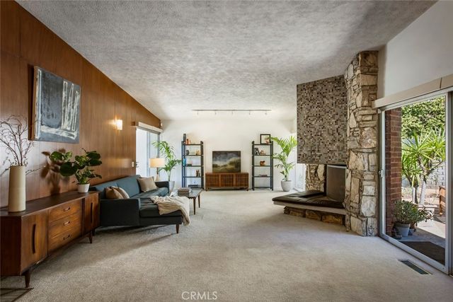 $1,350,000 | 2820 East Chevy Chase Drive, Glendale, CA 91206