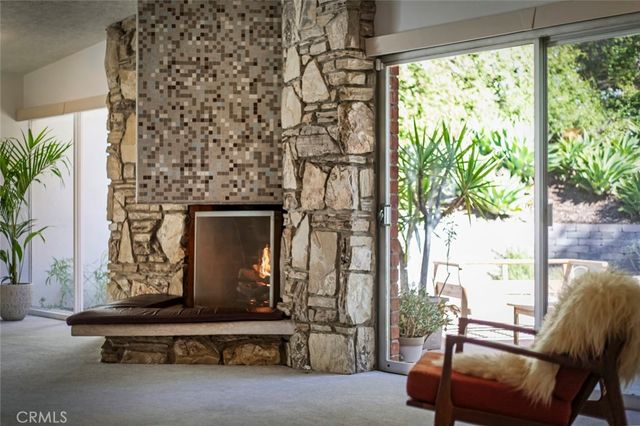 $1,350,000 | 2820 East Chevy Chase Drive, Glendale, CA 91206