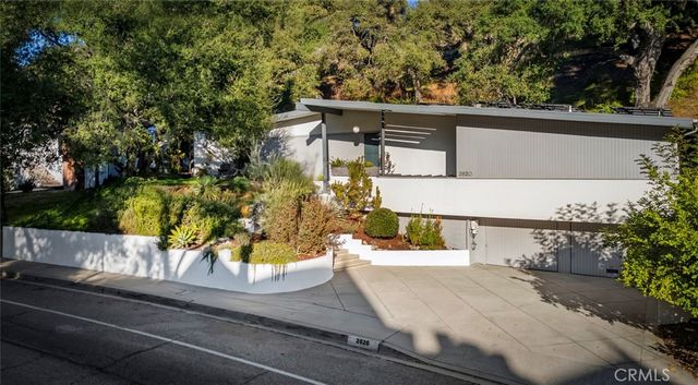$1,350,000 | 2820 East Chevy Chase Drive, Glendale, CA 91206
