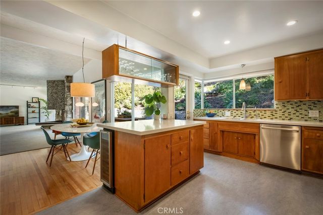 $1,350,000 | 2820 East Chevy Chase Drive, Glendale, CA 91206