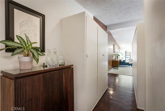 $1,350,000 | 2820 East Chevy Chase Drive, Glendale, CA 91206