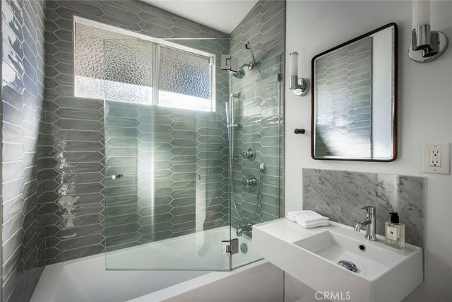 $1,350,000 | 2820 East Chevy Chase Drive, Glendale, CA 91206