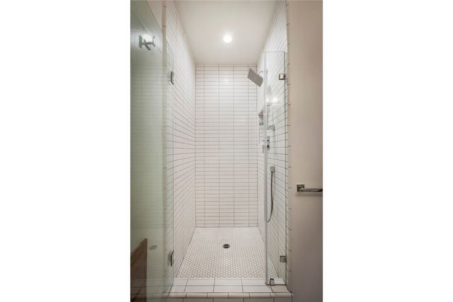 $1,350,000 | 2820 East Chevy Chase Drive, Glendale, CA 91206