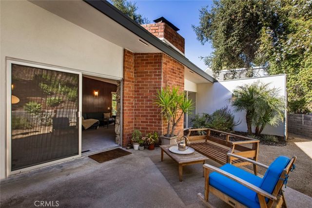 $1,350,000 | 2820 East Chevy Chase Drive, Glendale, CA 91206