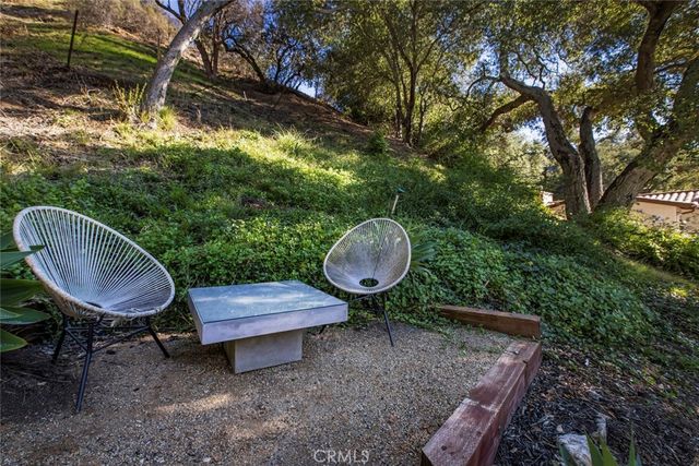 $1,350,000 | 2820 East Chevy Chase Drive, Glendale, CA 91206