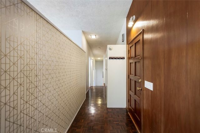 $1,350,000 | 2820 East Chevy Chase Drive, Glendale, CA 91206