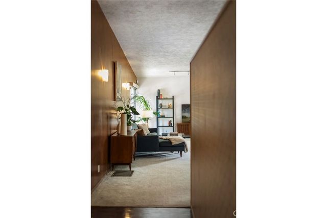 $1,350,000 | 2820 East Chevy Chase Drive, Glendale, CA 91206