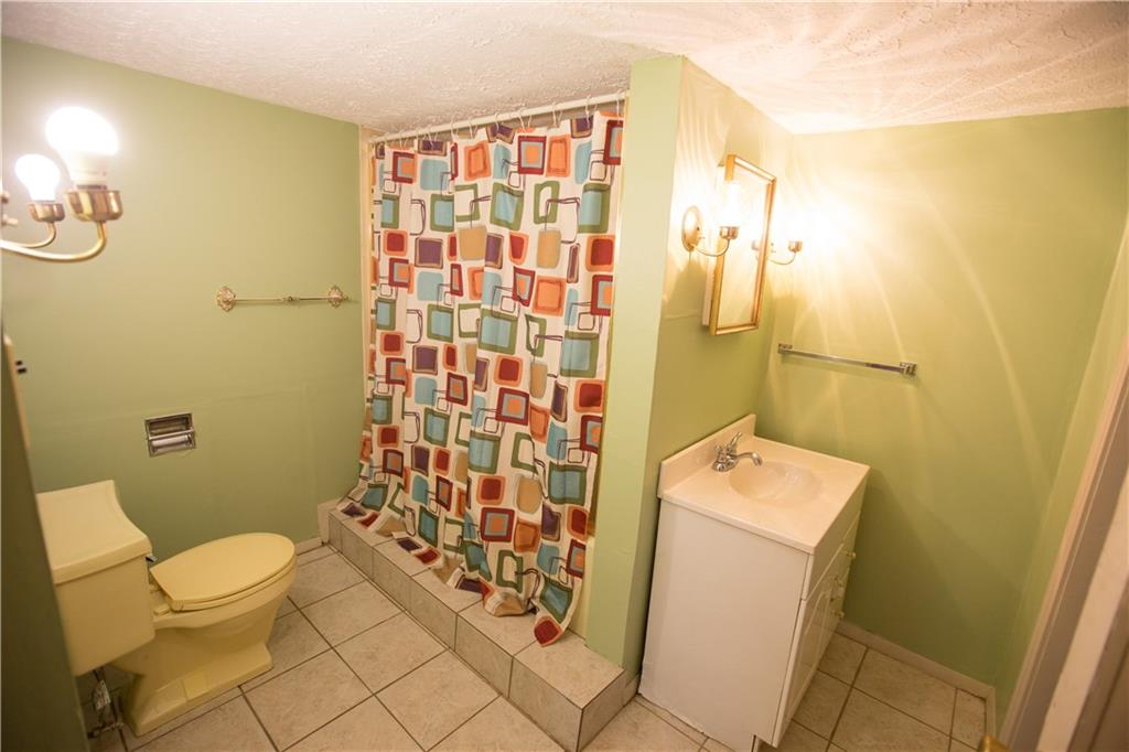 273 Coraopolis Road Coraopolis, PA 15108 - Photo 21 of 22 Gallery Image 21