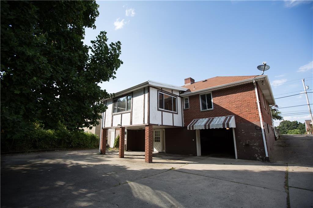 273 Coraopolis Road Coraopolis, PA 15108 - Photo 4 of 22 Gallery Image 4