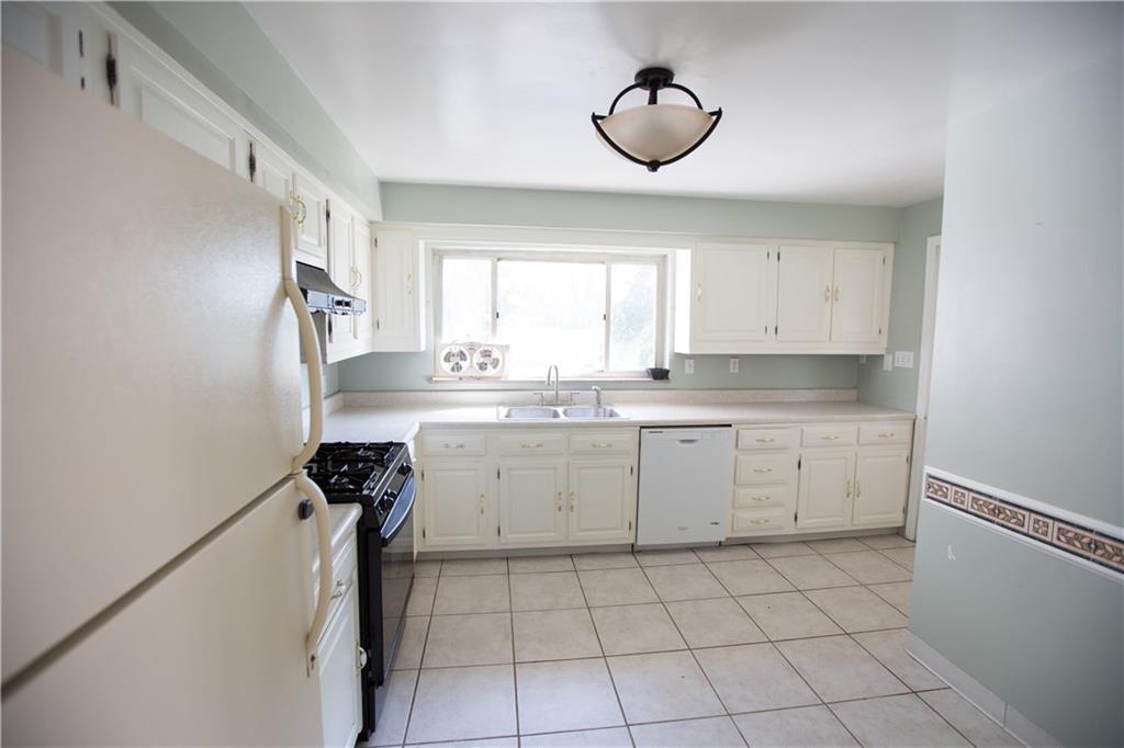273 Coraopolis Road Coraopolis, PA 15108 - Photo 7 of 22 Gallery Image 7