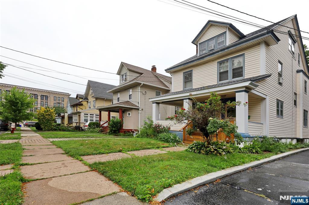 15 Albion Street Passaic, NJ 07055 - Photo 2 of 29