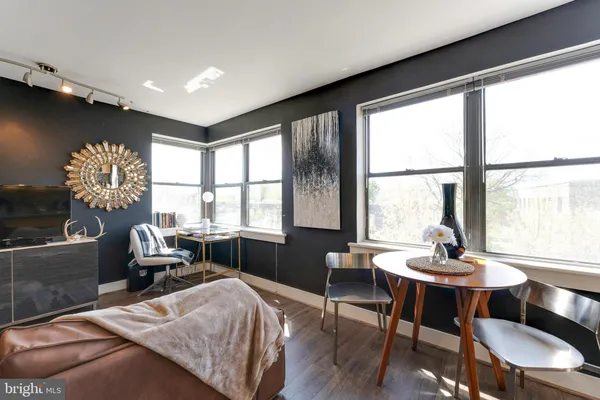 $1,750 | 212 Oakwood Street Southeast, Unit 322, Washington, DC 20032