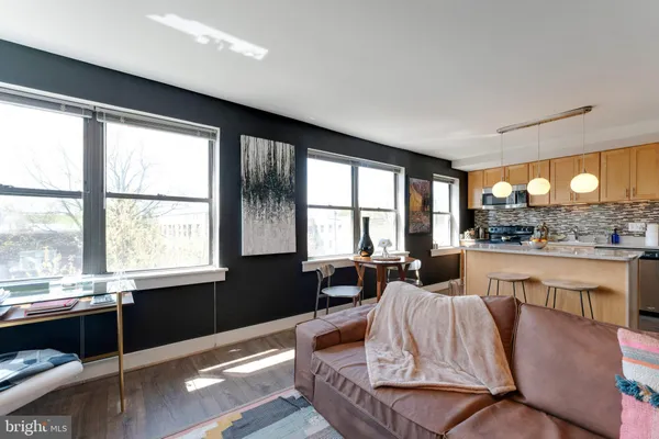 $1,750 | 212 Oakwood Street Southeast, Unit 322, Washington, DC 20032