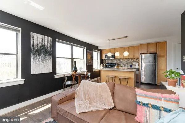 $1,750 | 212 Oakwood Street Southeast, Unit 322, Washington, DC 20032