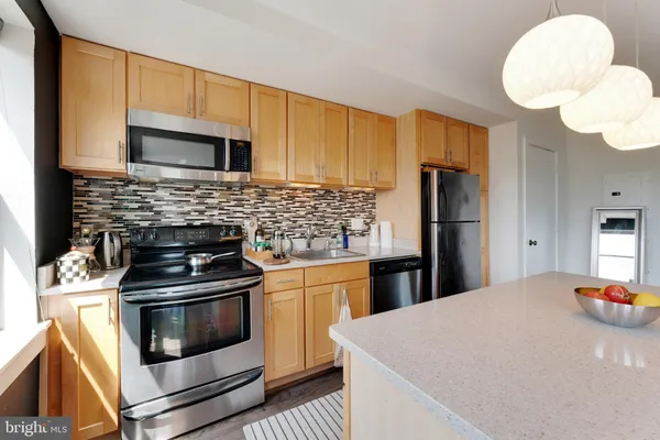 $1,750 | 212 Oakwood Street Southeast, Unit 322, Washington, DC 20032