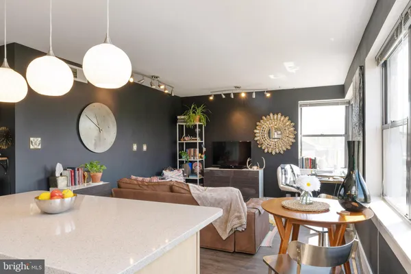 $1,750 | 212 Oakwood Street Southeast, Unit 322, Washington, DC 20032