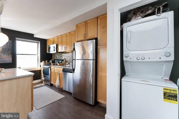 $1,750 | 212 Oakwood Street Southeast, Unit 322, Washington, DC 20032