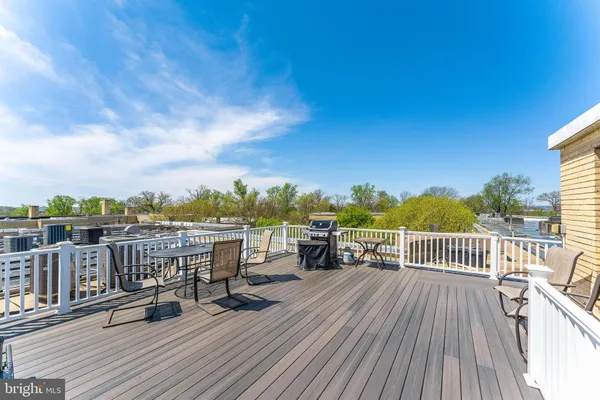 $1,750 | 212 Oakwood Street Southeast, Unit 322, Washington, DC 20032