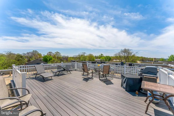 $1,750 | 212 Oakwood Street Southeast, Unit 322, Washington, DC 20032