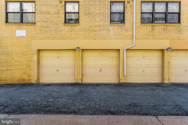 $1,750 | 212 Oakwood Street Southeast, Unit 322, Washington, DC 20032