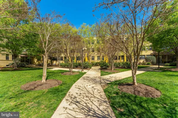 $1,750 | 212 Oakwood Street Southeast, Unit 322, Washington, DC 20032