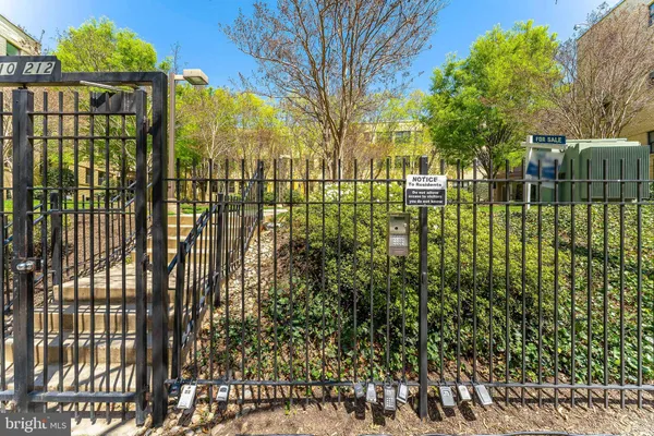 $1,750 | 212 Oakwood Street Southeast, Unit 322, Washington, DC 20032