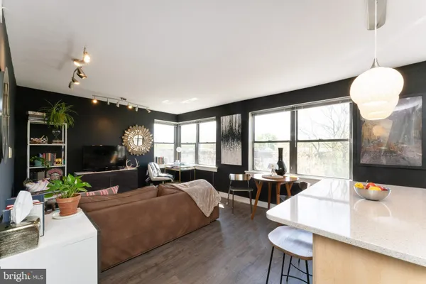 $1,750 | 212 Oakwood Street Southeast, Unit 322, Washington, DC 20032