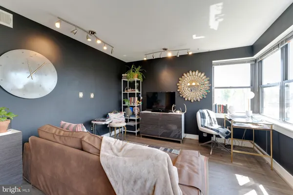 $1,750 | 212 Oakwood Street Southeast, Unit 322, Washington, DC 20032