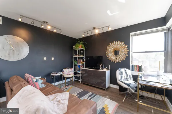 $1,750 | 212 Oakwood Street Southeast, Unit 322, Washington, DC 20032