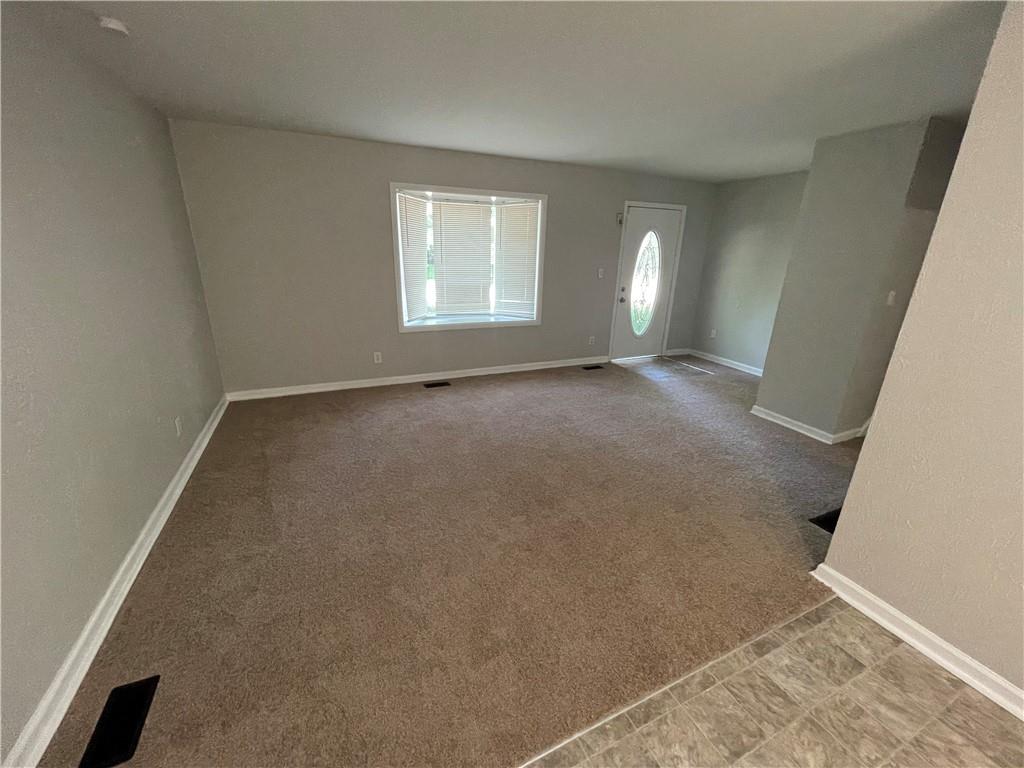 8122 Barry Road Indianapolis, IN 46219 - Photo 4 of 9 Gallery Image 4