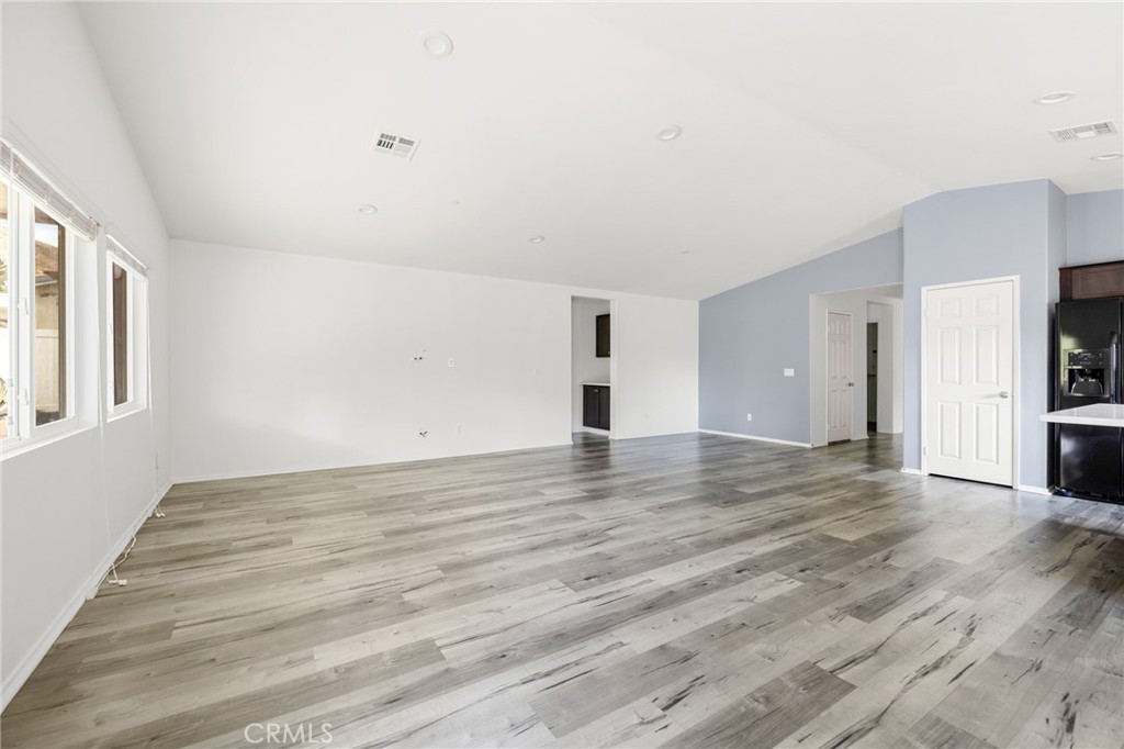 33101 Big Range Drive Winchester, CA 92596 - Photo 20 of 40 Great room