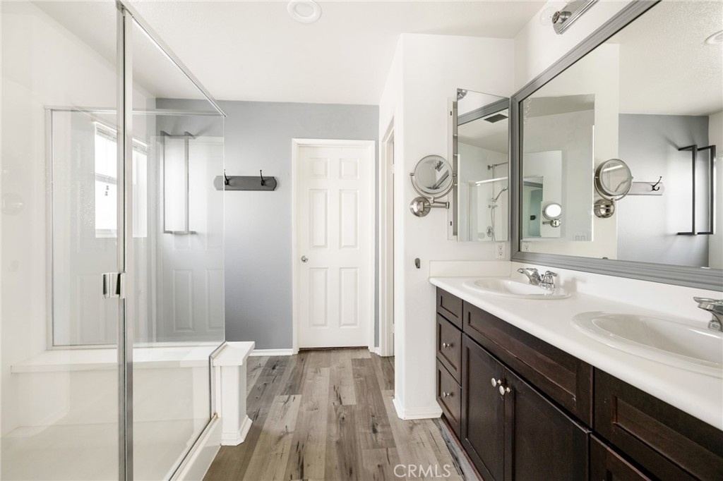 33101 Big Range Drive Winchester, CA 92596 - Photo 24 of 40 Primary bathroom