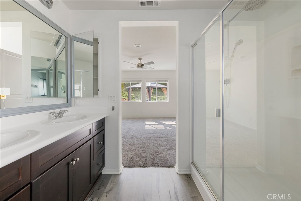 33101 Big Range Drive Winchester, CA 92596 - Photo 27 of 40 Primary bathroom
