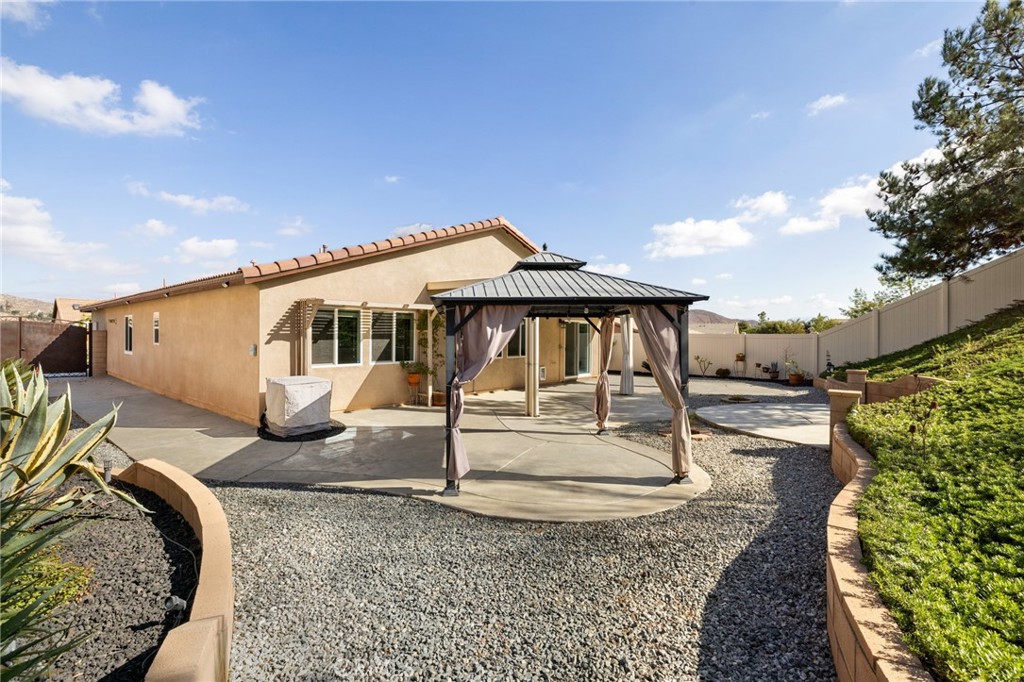 33101 Big Range Drive Winchester, CA 92596 - Photo 33 of 40 Large backyard for entertaining