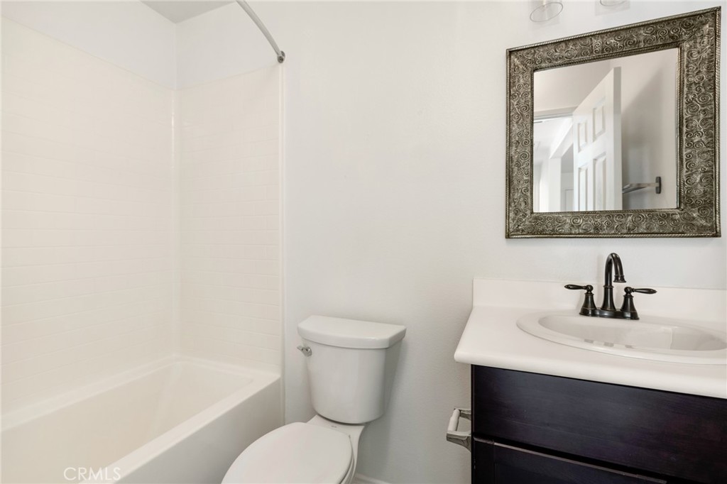 33101 Big Range Drive Winchester, CA 92596 - Photo 10 of 40 Secondary bathroom