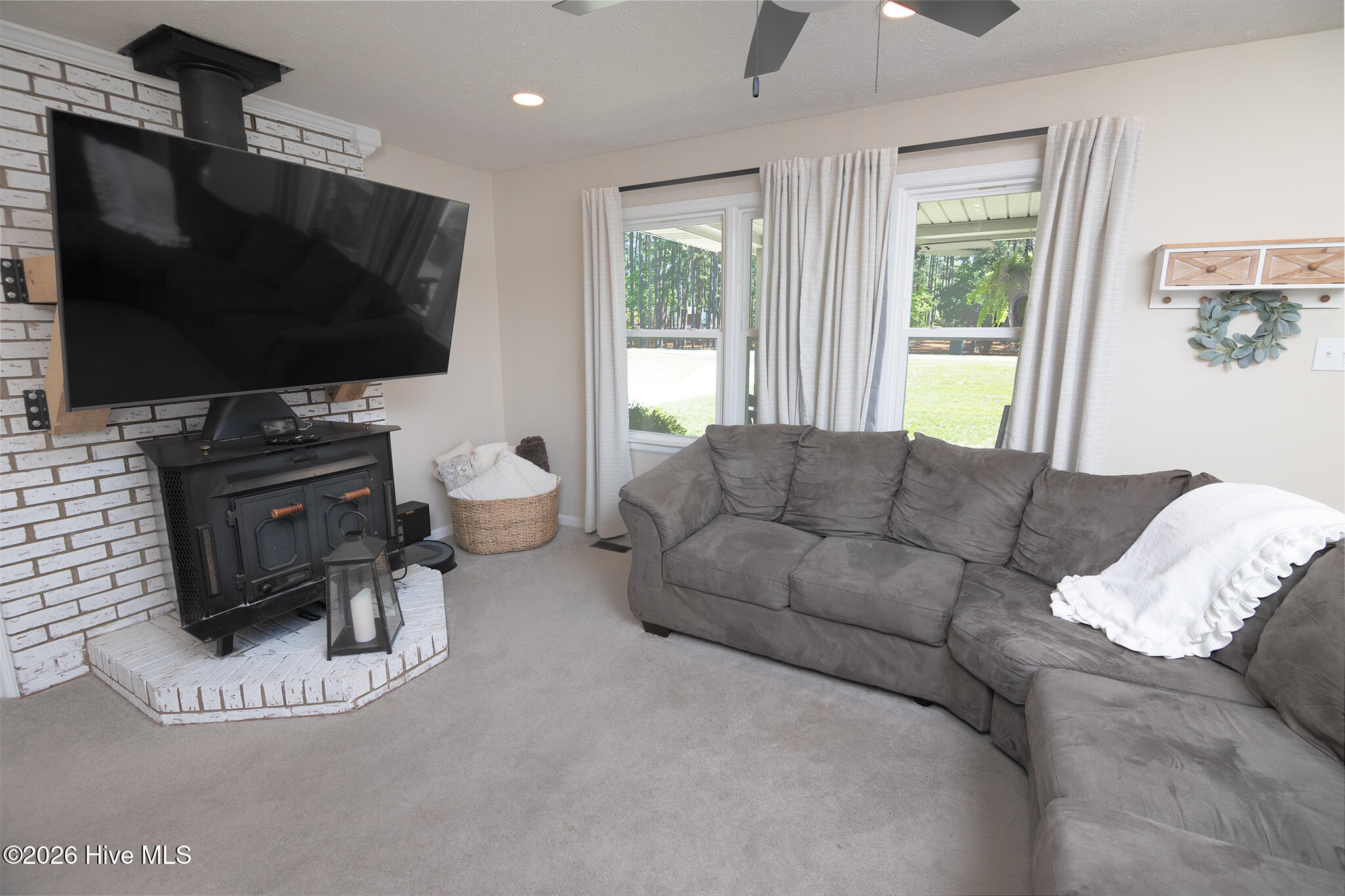 12801 Blues Farm Road Laurinburg, NC 28352 - Photo 8 of 20 Living room 3