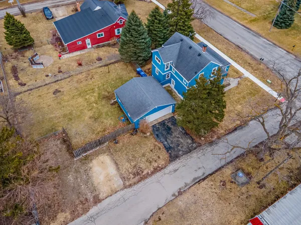 $1,450 | 25 East Chestnut Avenue, Unit 1, Cortland, IL 60112