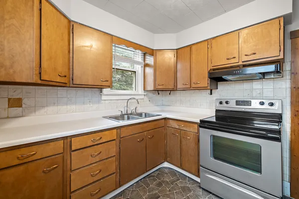 $1,450 | 25 East Chestnut Avenue, Unit 1, Cortland, IL 60112