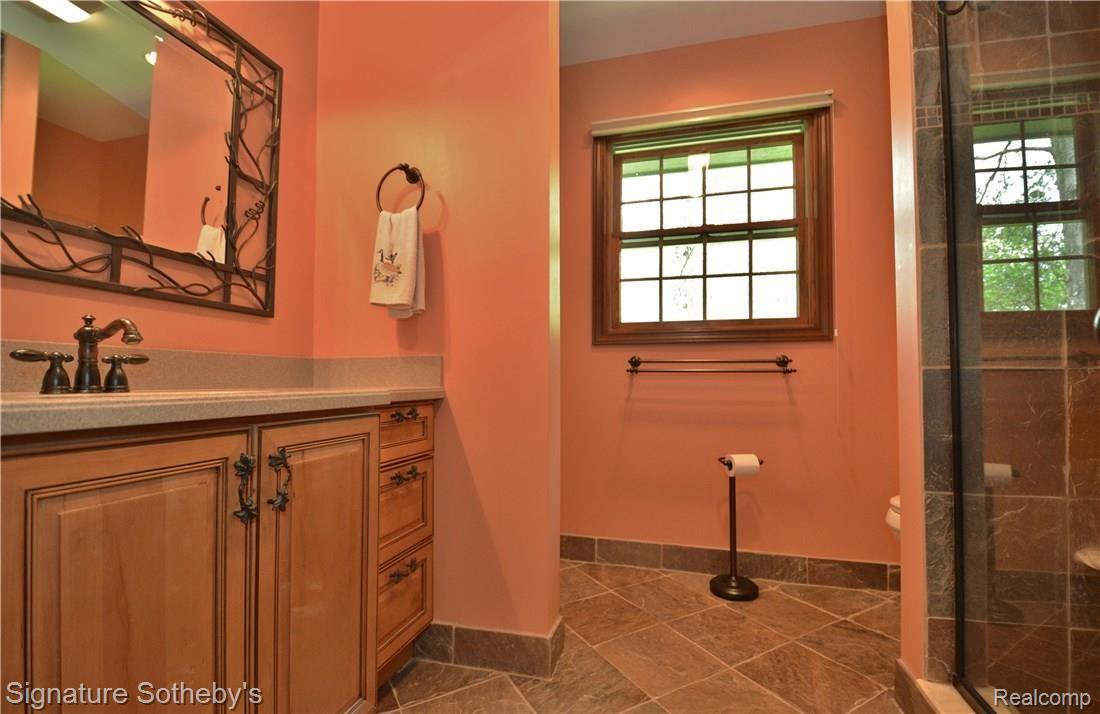 8400 Ridge Road Canton, MI 48187 - Photo 57 of 69 Carriage House Full Bath