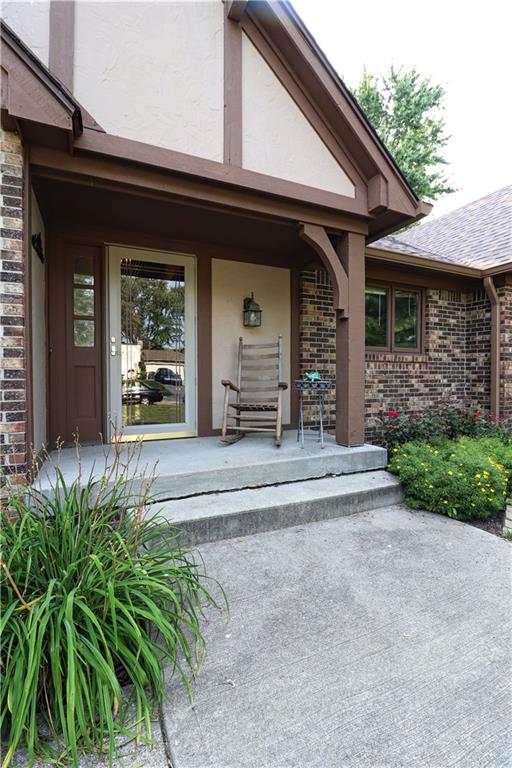 552 Covered Bridge Road Greenwood, IN 46142 - Photo 2 of 25 Gallery Image 2