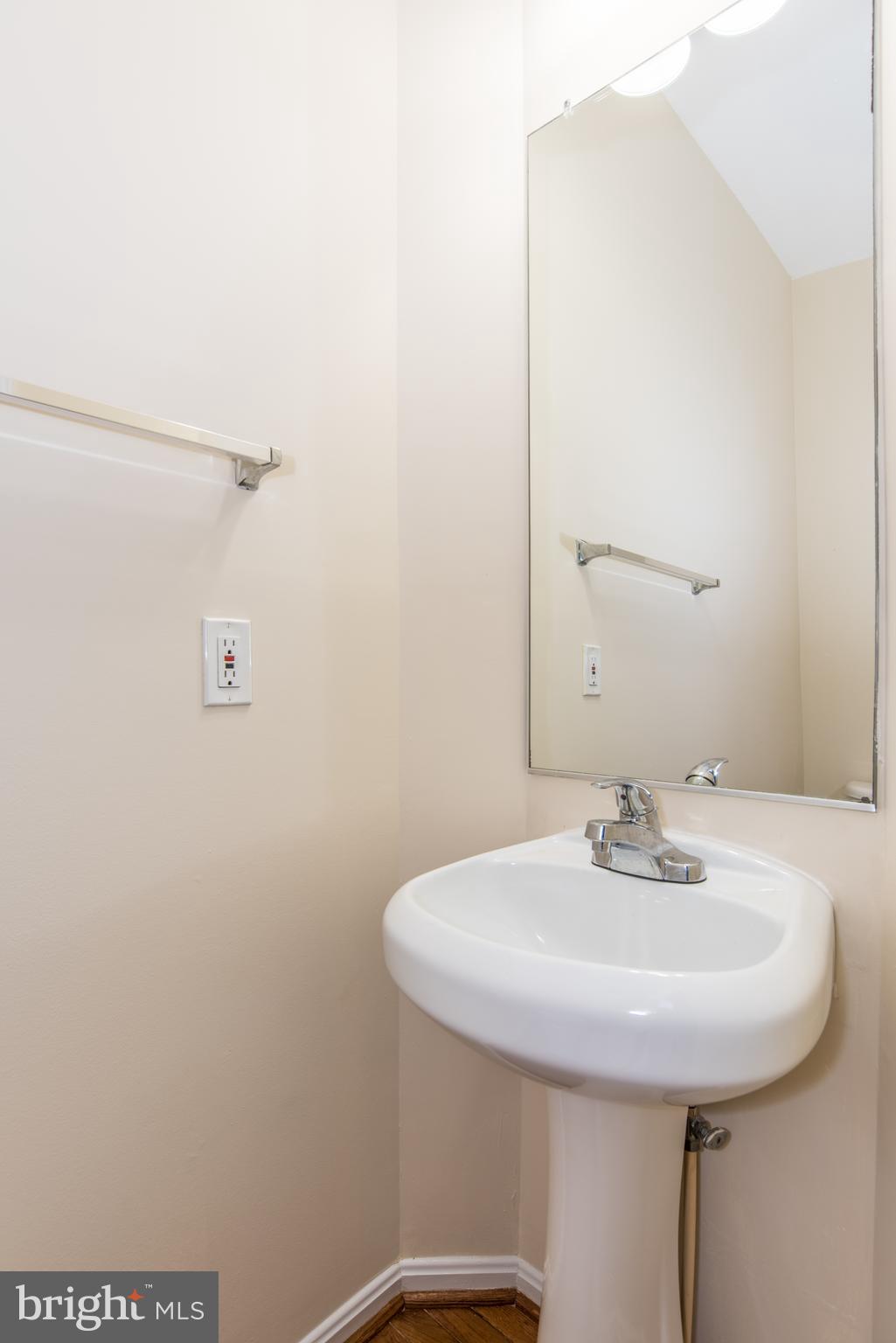 18250 Maple Spring Court Leesburg, VA 20176 - Photo 13 of 65 Gallery Image 13