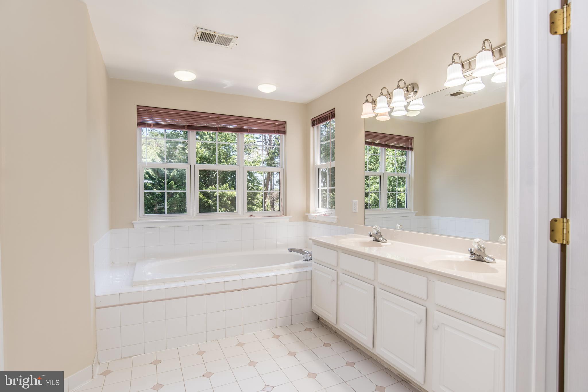 18250 Maple Spring Court Leesburg, VA 20176 - Photo 29 of 65 Gallery Image 29