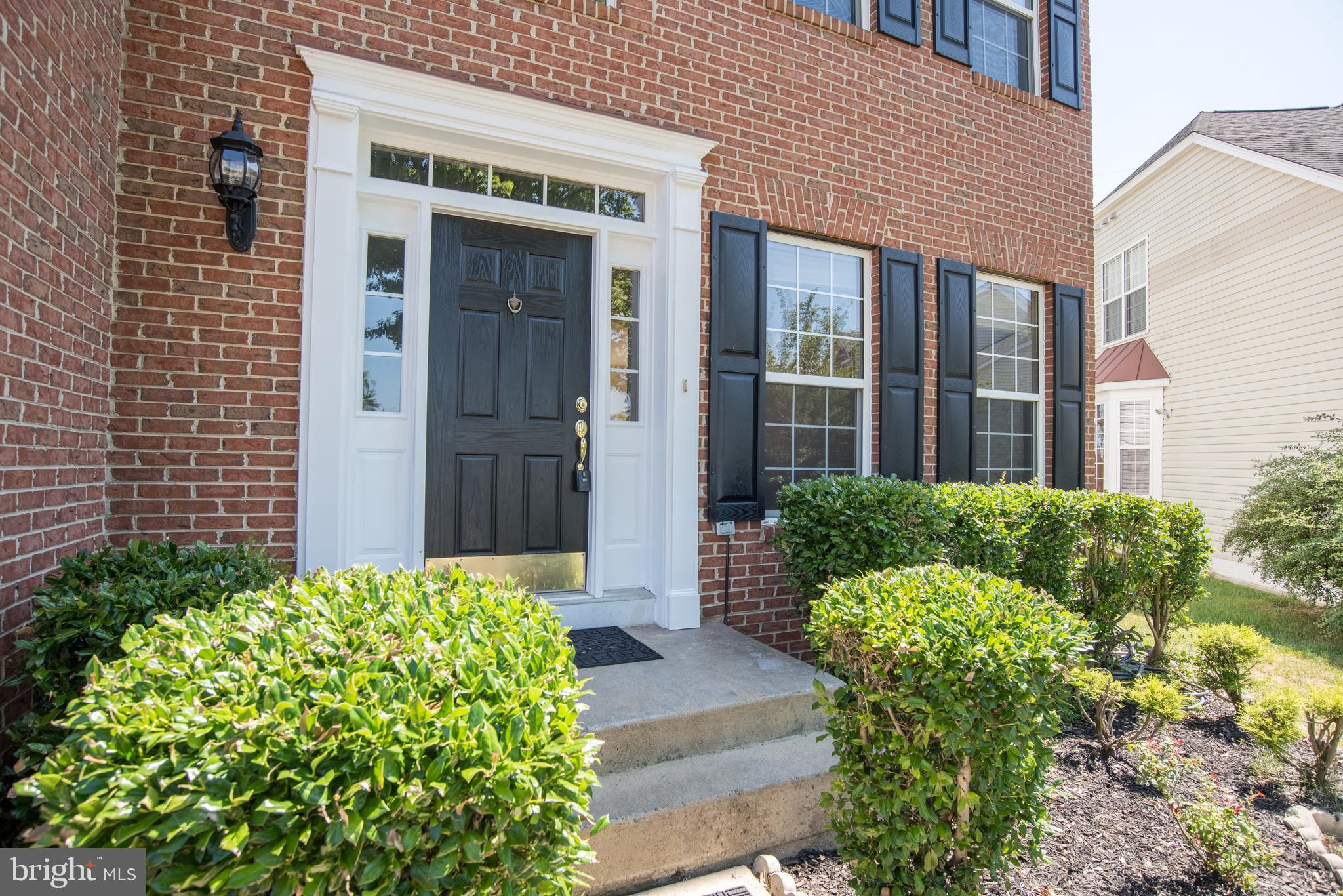 18250 Maple Spring Court Leesburg, VA 20176 - Photo 6 of 65 Gallery Image 6