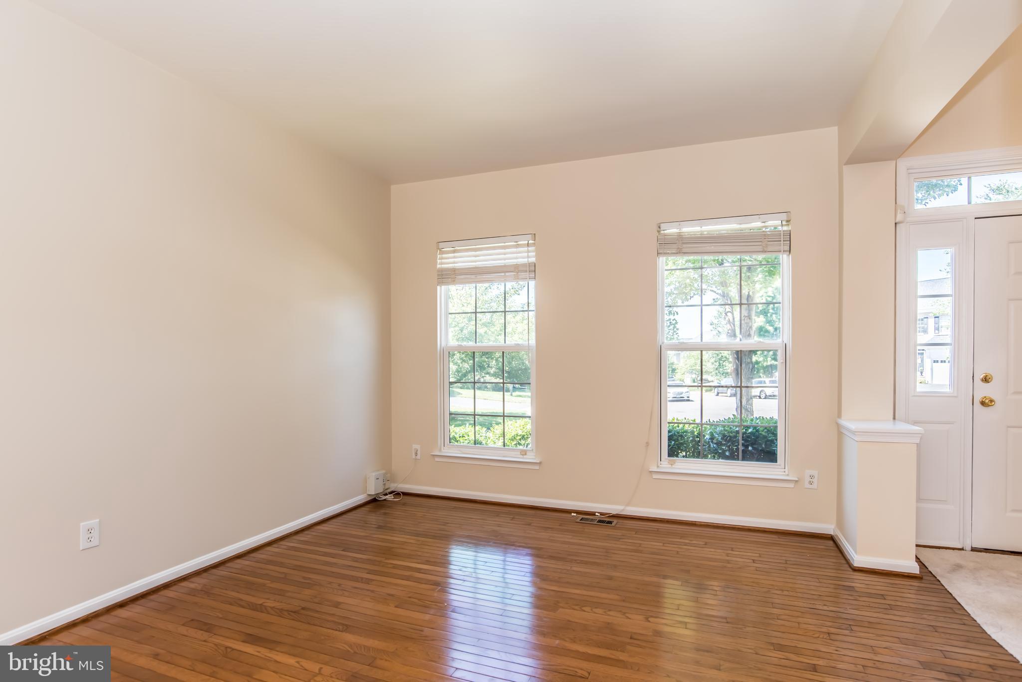 18250 Maple Spring Court Leesburg, VA 20176 - Photo 8 of 65 Gallery Image 8