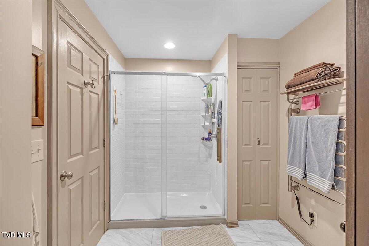 112 Spruce Street Greeneville, TN 37745 - Photo 33 of 63 22-R61_9683