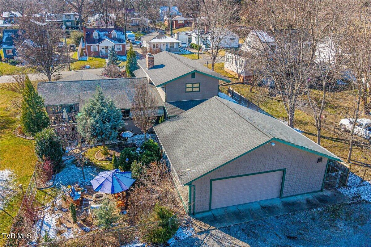 112 Spruce Street Greeneville, TN 37745 - Photo 55 of 63 14-DJI_20251216132335_0038_D-Edit