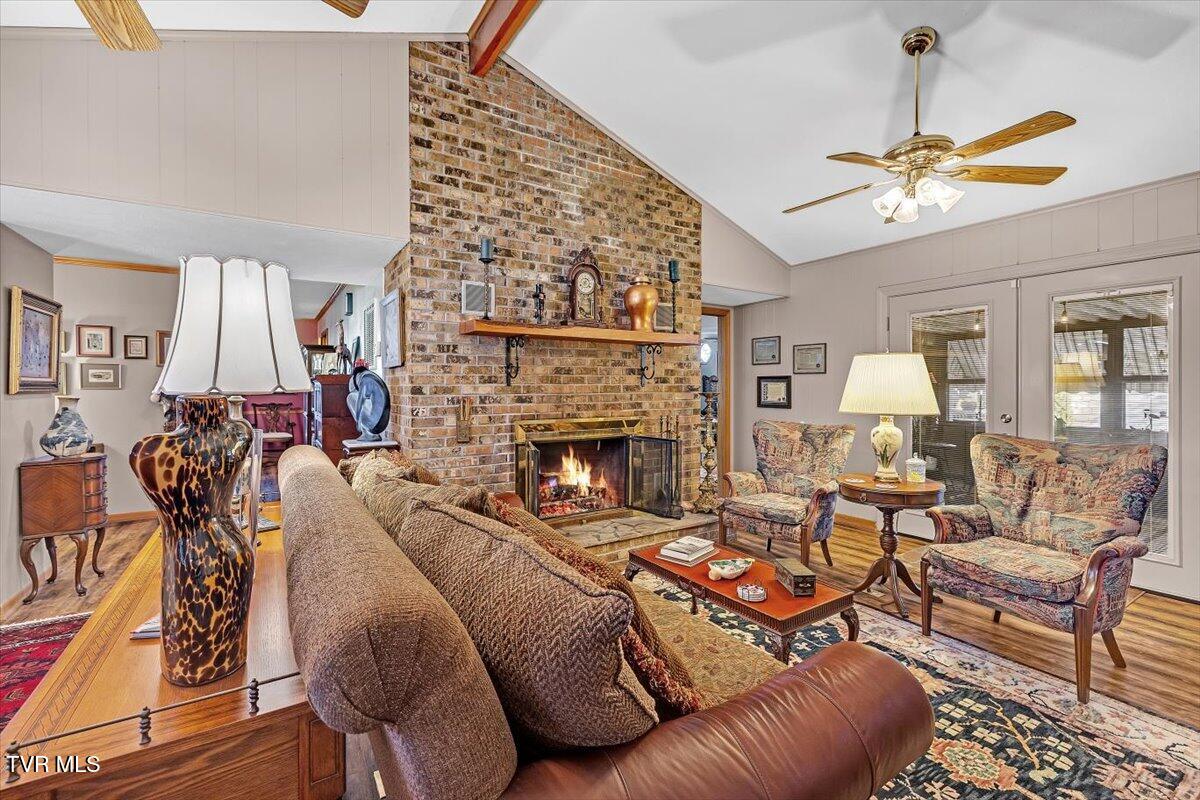 112 Spruce Street Greeneville, TN 37745 - Photo 8 of 63 44-R61_9773