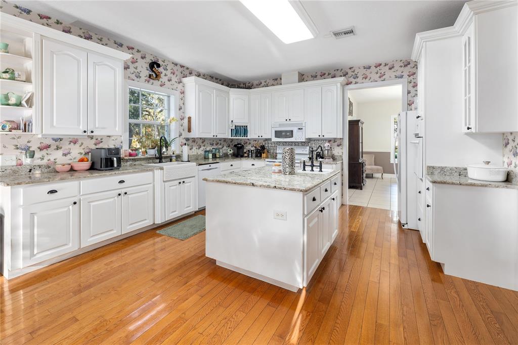 993 Cr 722 Webster Webster, FL 33597 - Photo 13 of 96