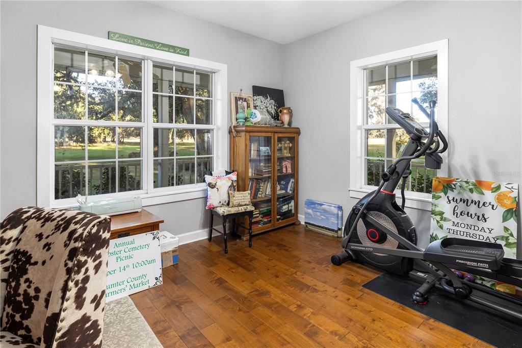 993 Cr 722 Webster Webster, FL 33597 - Photo 26 of 96 a view of a room with gym equipment