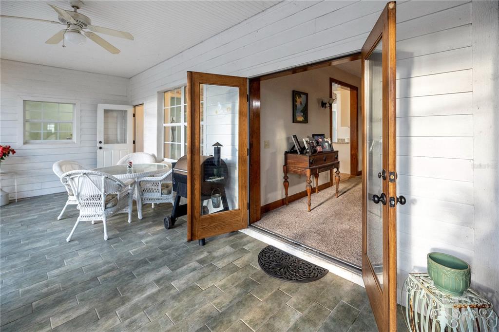 993 Cr 722 Webster Webster, FL 33597 - Photo 42 of 96 a view of a livingroom with furniture and a livingroom
